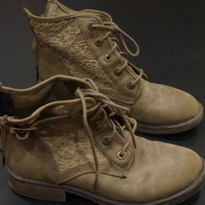 Steve Madden khaki boots